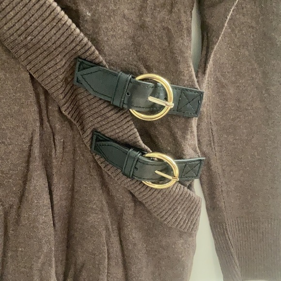 Brown tunic sweater with deep v-neck - Picture 2 of 3